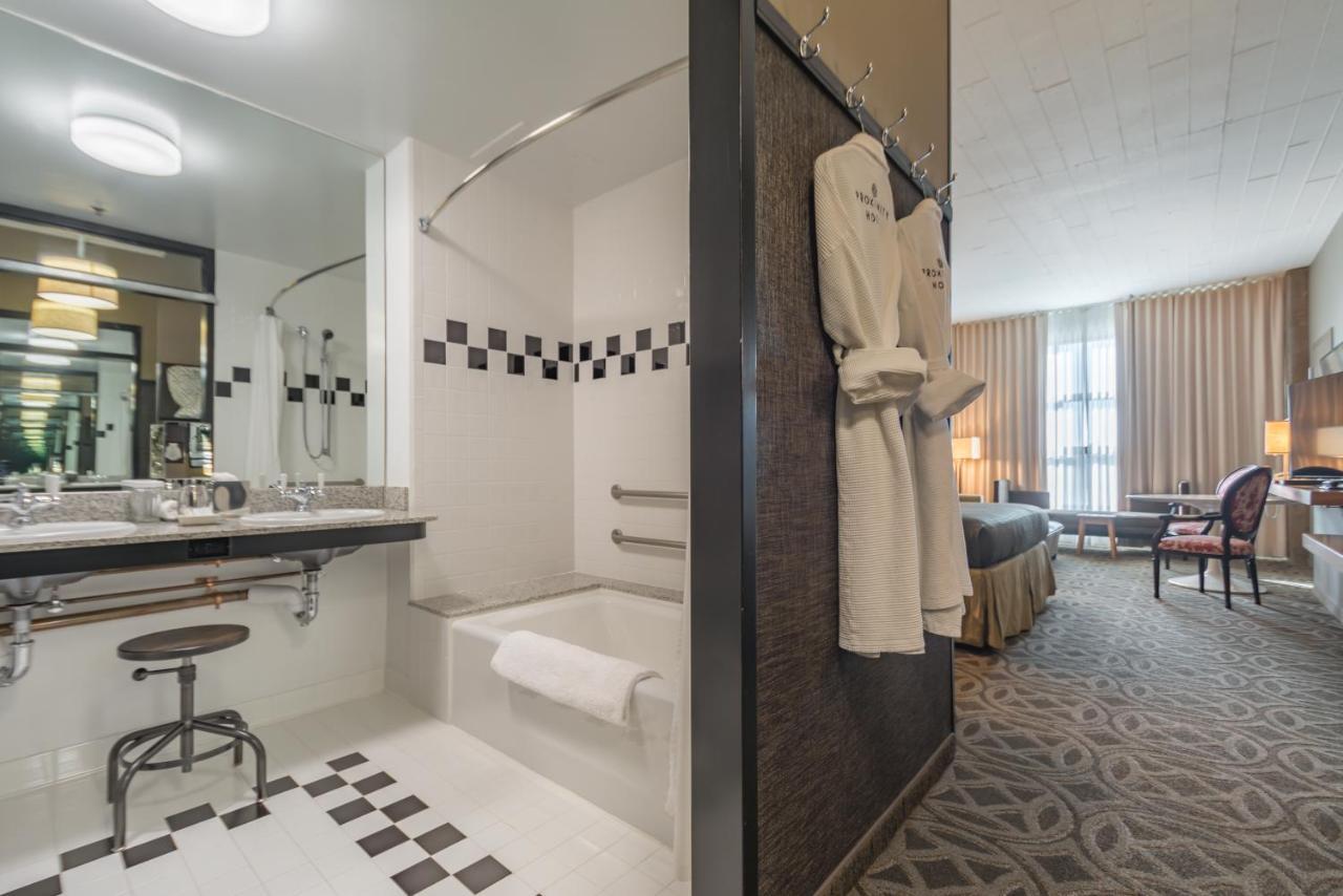 Hotel Proximity